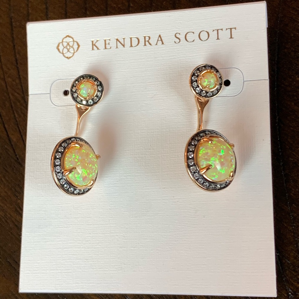 Beautiful Kendra Scott Earrings New